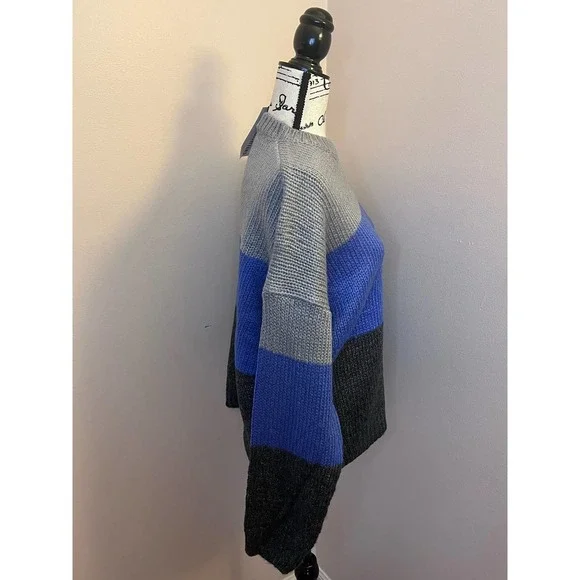 Urban Outfitter Lumiere Crewneck Color Block Sweater SZ Small and Large - Picture 3 of 14